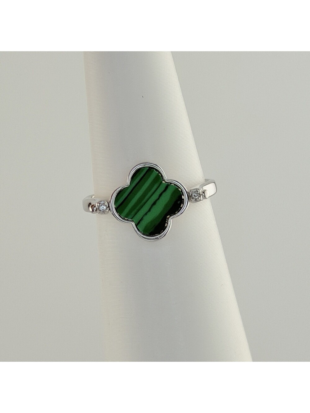 Bomb Party Sz 6 "Rewritten Wordsā Malachite .925 Selling w/ Sterling FLIP Clover